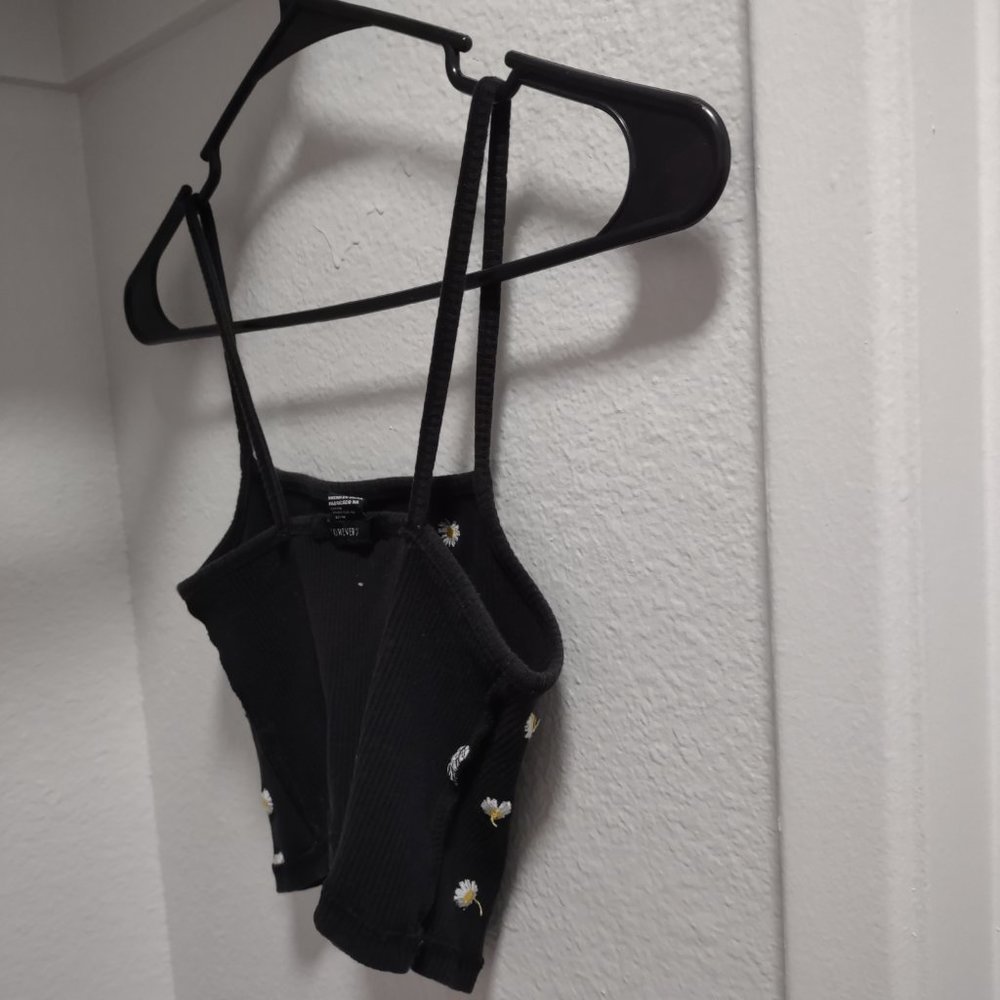 Flower shirt free with bundle of 3 - Picture 2 of 2